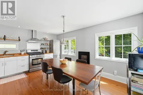 187 Martin Avenue Ottawa ON K1K 2V2