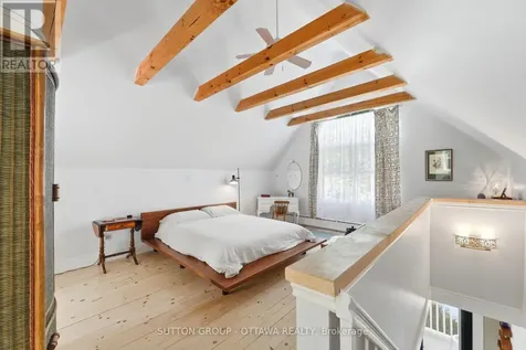 187 Martin Avenue Ottawa ON K1K 2V2