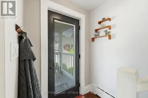 187 Martin Avenue Ottawa ON K1K 2V2