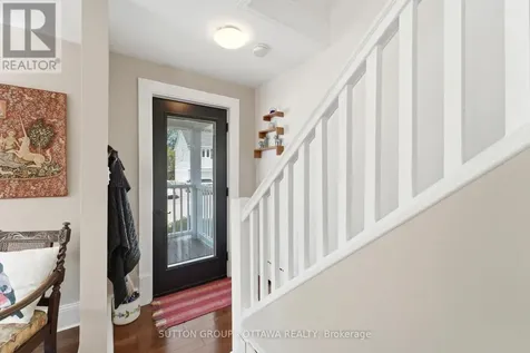 187 Martin Avenue Ottawa ON K1K 2V2