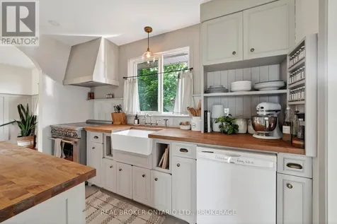 821 Haldimand Crescent Cornwall ON K6H 5C9