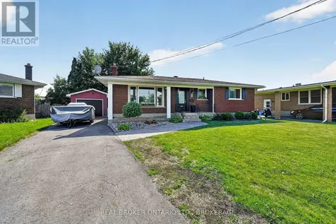 821 Haldimand Crescent Cornwall ON K6H 5C9