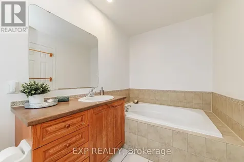 569 Aquaview Drive Ottawa ON K4A 4V4