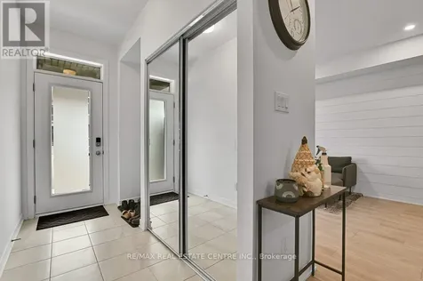 216 Parnian Pvt Private Ottawa ON K2J 6H3