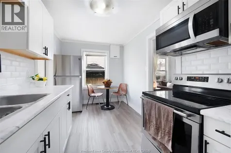 1456 Elsmere Windsor ON N8X 4G9