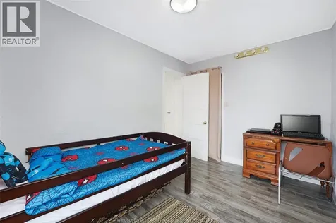 1456 Elsmere Windsor ON N8X 4G9