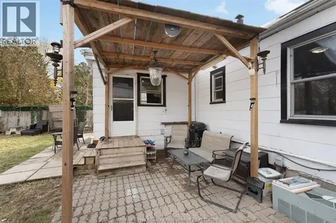 1456 Elsmere Windsor ON N8X 4G9