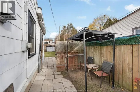 1456 Elsmere Windsor ON N8X 4G9