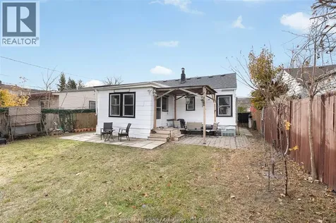 1456 Elsmere Windsor ON N8X 4G9