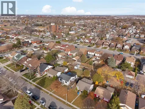 1456 Elsmere Windsor ON N8X 4G9
