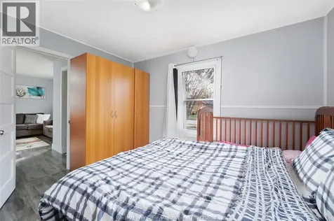 1456 Elsmere Windsor ON N8X 4G9