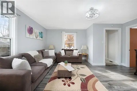 1456 Elsmere Windsor ON N8X 4G9