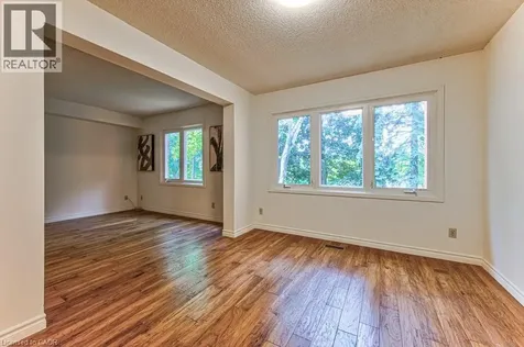 206 Candlewood Crescent Waterloo ON N2L 5Y9