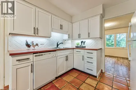 206 Candlewood Crescent Waterloo ON N2L 5Y9