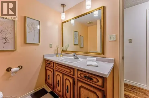 206 Candlewood Crescent Waterloo ON N2L 5Y9