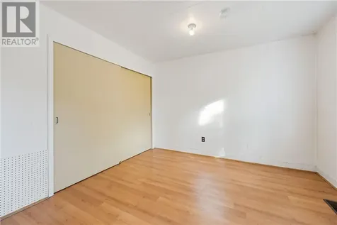 8 Moonlight Beach Road Sudbury ON P3B 3V6