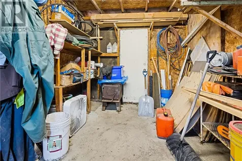 8 Moonlight Beach Road Sudbury ON P3B 3V6