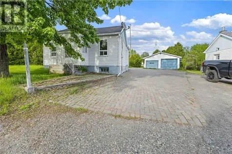 8 Moonlight Beach Road Sudbury ON P3B 3V6
