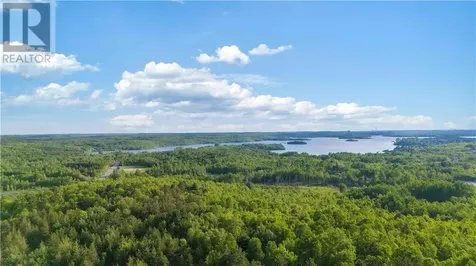 8 Moonlight Beach Road Sudbury ON P3B 3V6