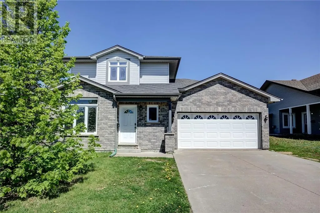 74 Sunrise Ridge Drive Greater Sudbury ON P3B 0A9