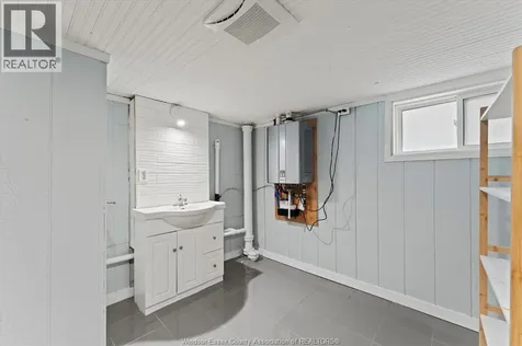 475 Mckay Avenue Windsor ON N9B 1Z7