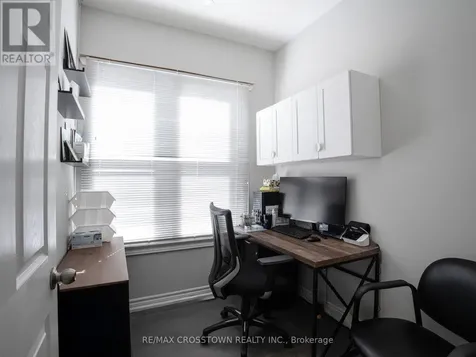 178 Dunlop Street West Barrie (lakeshore) ON L4N 1B3