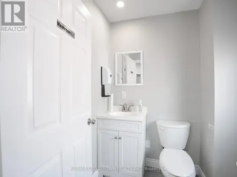178 Dunlop Street West Barrie (lakeshore) ON L4N 1B3