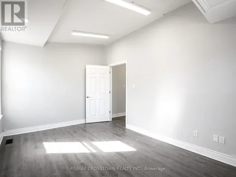 178 Dunlop Street West Barrie (lakeshore) ON L4N 1B3