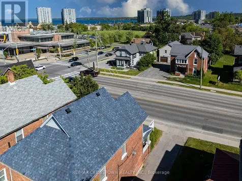 178 Dunlop Street West Barrie (lakeshore) ON L4N 1B3