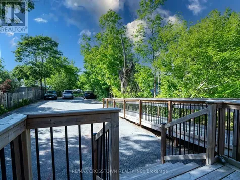 178 Dunlop Street West Barrie (lakeshore) ON L4N 1B3