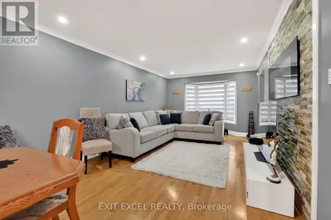 58 Fireside Crescent Ottawa ON K1T 1Z4