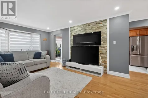 58 Fireside Crescent Ottawa ON K1T 1Z4