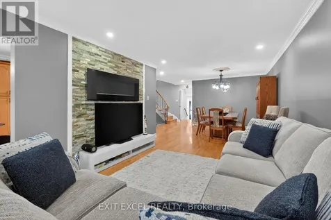 58 Fireside Crescent Ottawa ON K1T 1Z4