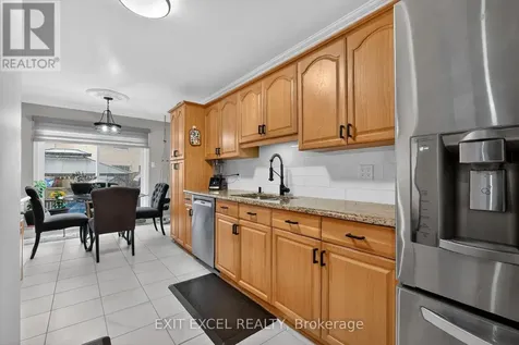58 Fireside Crescent Ottawa ON K1T 1Z4