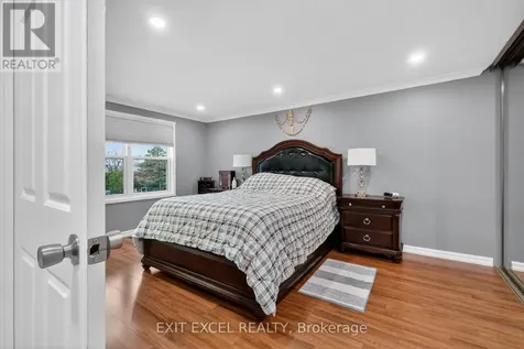 58 Fireside Crescent Ottawa ON K1T 1Z4