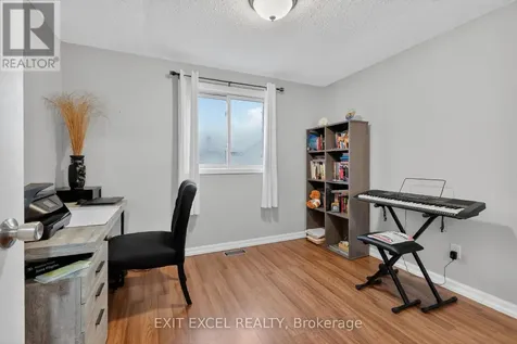 58 Fireside Crescent Ottawa ON K1T 1Z4