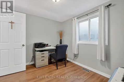 58 Fireside Crescent Ottawa ON K1T 1Z4