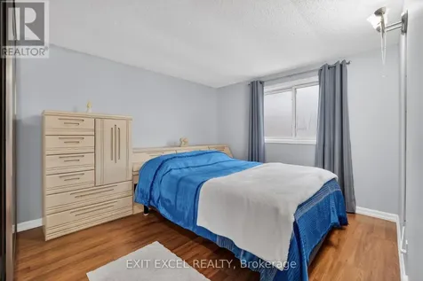 58 Fireside Crescent Ottawa ON K1T 1Z4