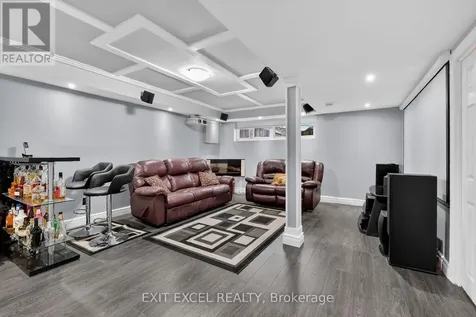 58 Fireside Crescent Ottawa ON K1T 1Z4