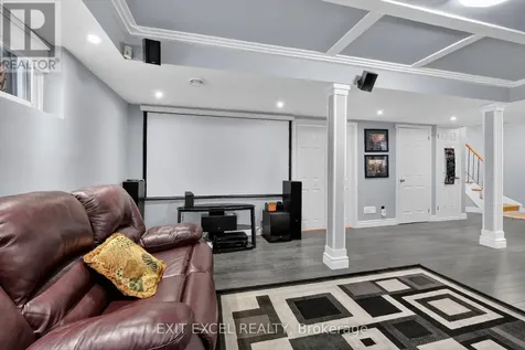 58 Fireside Crescent Ottawa ON K1T 1Z4