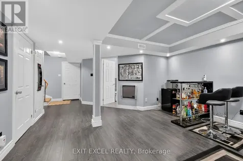 58 Fireside Crescent Ottawa ON K1T 1Z4