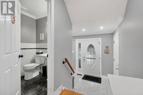 58 Fireside Crescent Ottawa ON K1T 1Z4
