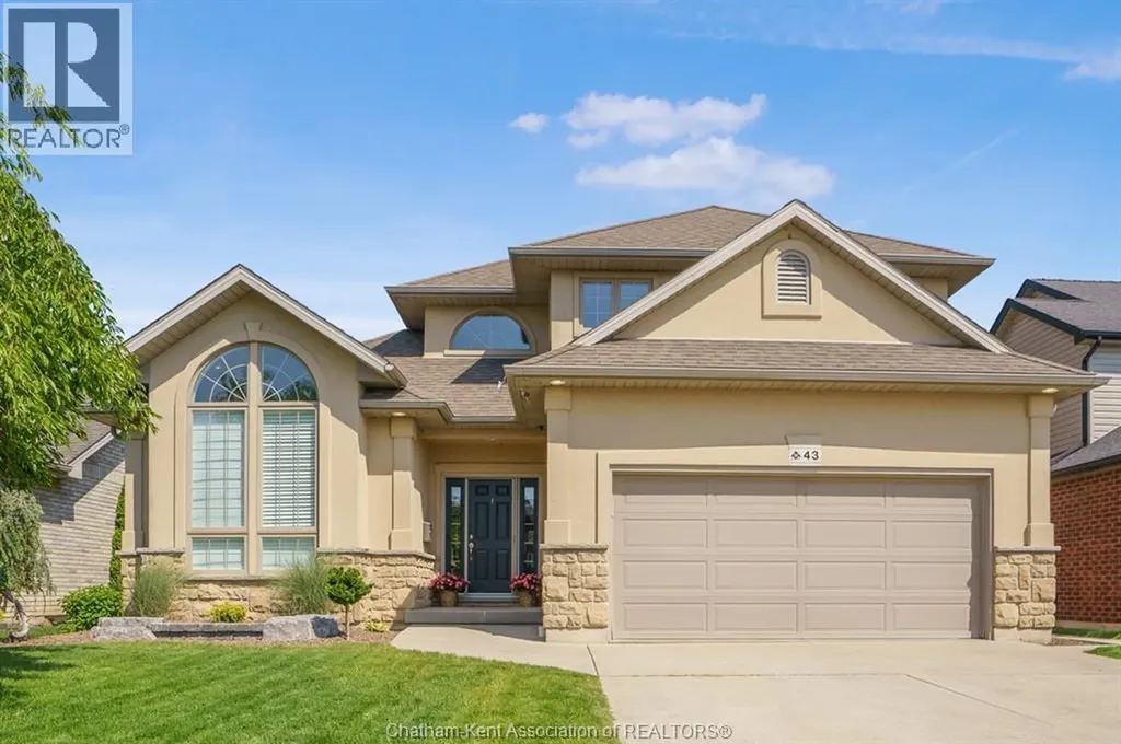 43 Enclave Place Northwest Chatham ON N7L 5R8
