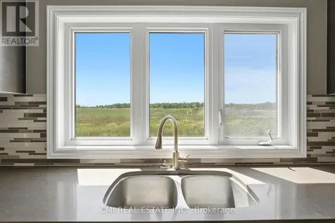 325 Sweetclover Way Ottawa ON K4A 1E6