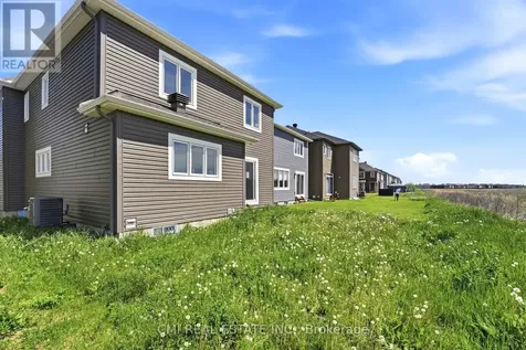 325 Sweetclover Way Ottawa ON K4A 1E6