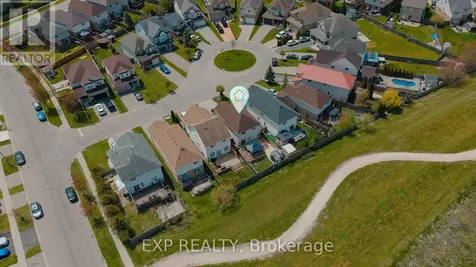 512 Snowdrop Court Kitchener ON N2E 4G4