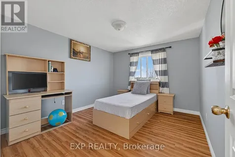 512 Snowdrop Court Kitchener ON N2E 4G4