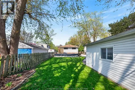 226 Edgewater Boulevard Tecumseh ON N8N 2H2