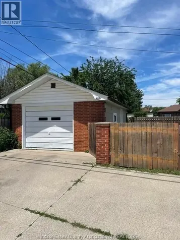 889 Riverdale Windsor ON N8S 4C2