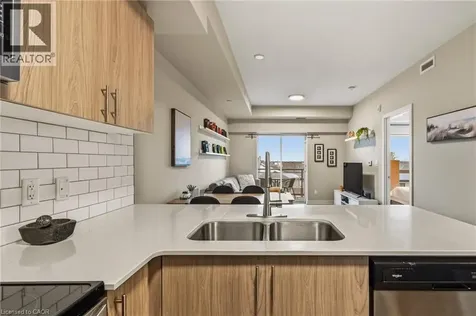 16 Markle Crescent Hamilton ON L9G 0H4